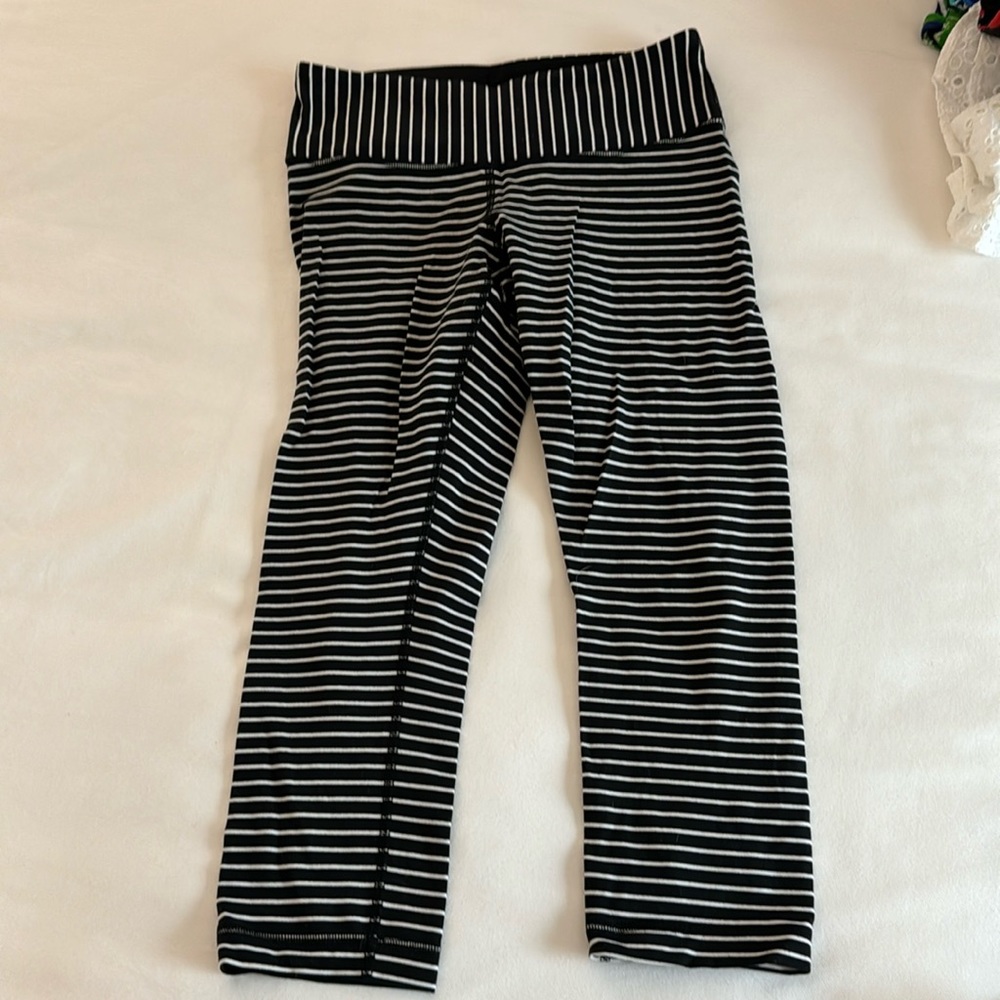 Lulu striped pants size 6